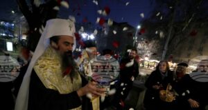 ОБНОВЕНА Православни светини – честната ръка на св. Давид от Евбея и шапка от облачението на мощите на св. Йоан Руски, бяха посрещнати в София