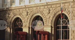 Обзор
                                                                                                Какви са политическите нагласи преди връчването утре на първия проучвателен мандат