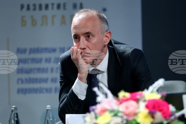 Образователната система в по-голяма степен трябва да е отворена за иновациите, каза министърът на образованието в оставка Красимир Вълчев