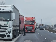 Около 15 километра е опашката от товарни автомобили на магистрала "Марица" преди граничния пункт "Капитан Андреево"