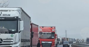Около 15 километра е опашката от товарни автомобили на магистрала "Марица" преди граничния пункт "Капитан Андреево"