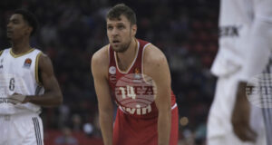 Олимпиакос победи Байерн Мюнхен след 25 точки на Александър Везенков
