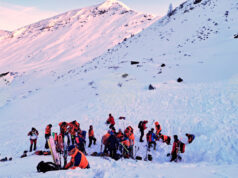 Осем души загинаха при три лавини в Австрия