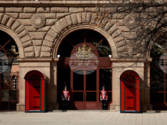 Оставката на Румен Радев и ефектите ѝ върху политическата картина коментираха политолози и социолози Представители на "Величие" пристигнаха на „Дондуков" 2 за консултации с президента Румен Радев