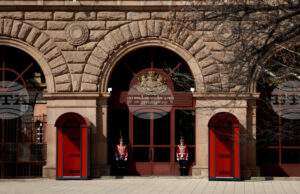 Представители на "Величие" пристигнаха на „Дондуков" 2 за консултации с президента Румен Радев