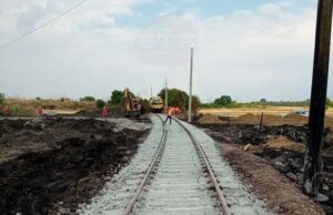 Възстановено е движението на влаковете в участъка Любеново – Симеоновград след инцидента, при който се обърнаха и горяха цистерни с гориво