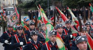 Пред паметника на Незнайния воин в София беше отслужен водосвет на бойните знамена, флаговете и знамената-светини на Българската армия.