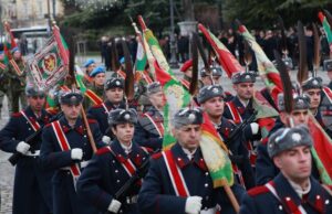 Пред паметника на Незнайния воин в София беше отслужен водосвет на бойните знамена, флаговете и знамената-светини на Българската армия.