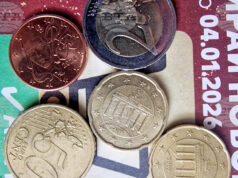 Пазарджиклии предпочитат да плащат с левове, единствено големите вериги магазини връщат ресто само в евро в началото на 2026 г. Пазарджиклии предпочитат да плащат с левове, единствено големите вериги магазини връщат ресто само в евро в началото на 2026 г.