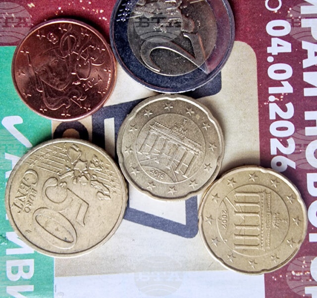 Пазарджиклии предпочитат да плащат с левове, единствено големите вериги магазини връщат ресто само в евро в началото на 2026 г.