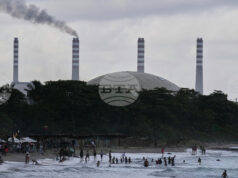 Петролът поевтиня с около 1% в началото на азиатската търговия след американската военна операция във Венецуела