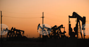 Петролът поевтинява след заявката на Тръмп, че Венецуела ще прехвърля суровина за САЩ