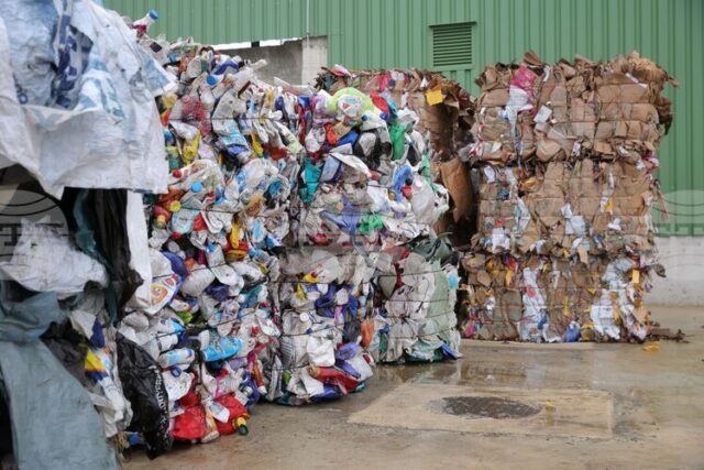 Площадка за предварително третиране на неопасни смесени битови отпадъци и Площадка за предварително третиране на неопасни смесени битови отпадъци и компостиране на разделно събрани биоотпадъци бе открита край село Равадиново