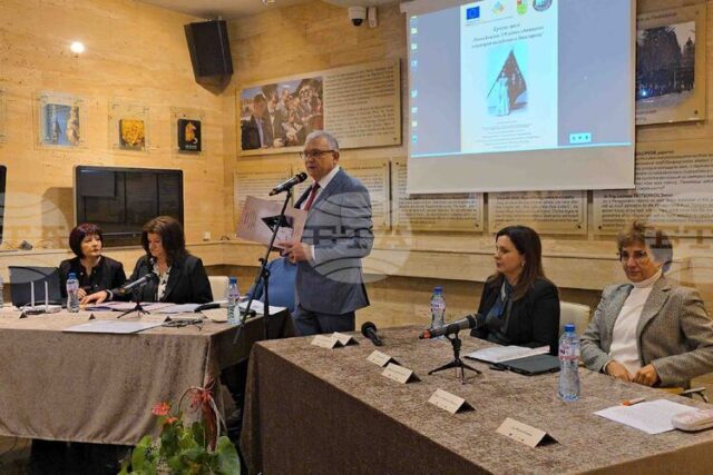 По повод 170 години от рождението на Райна Княгиня днес в Панагюрище бе открита Национална кръгла маса