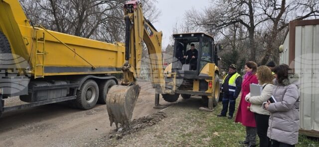 По проект за над 1,5 млн. евро започна реконструкция на По проект за над 1,5 млн. евро започна реконструкция на ул. „Шейново“ в Хисаря