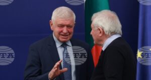 Полагаме усилия за 5% индексация на доходите в бюджетната сфера този месец, но според мен ще стане през февруари, каза зам.-министър Кирил Ананиев