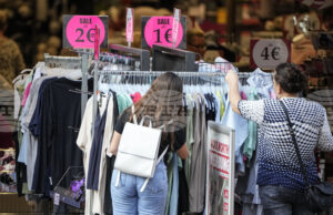 Потребителите в еврозоната отчитат лек ръст на инфлационните очаквания в дългосрочен план, показва проучване на ЕЦБ