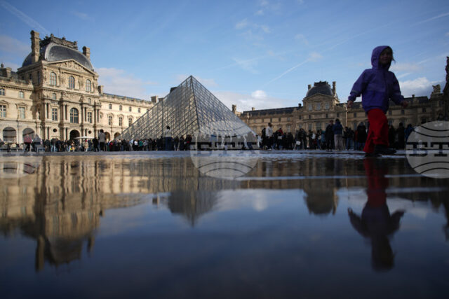 Потребителските очаквания за инфлацията в еврозоната остават без промяна през ноември, прогнозите за икономиката се влошават, отчита ЕЦБ
