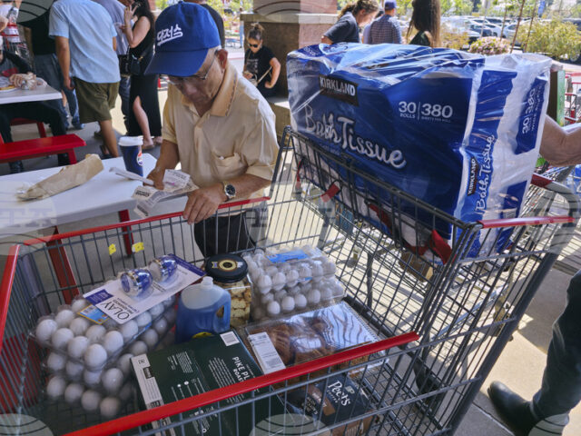 Потребителското доверие в САЩ през януари расте повече от очакваното