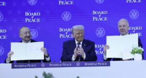 Правителството в оставка даде назад за Съвета за мир, Пеевски не е съгласен