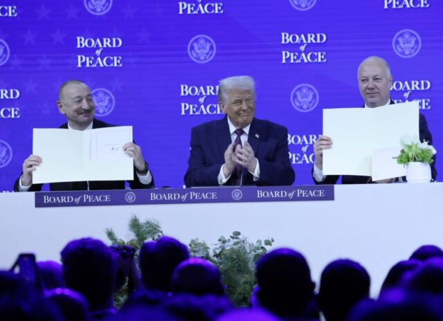 Правителството в оставка даде назад за Съвета за мир, Пеевски Правителството в оставка даде назад за Съвета за мир, Пеевски не е съгласен