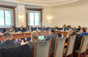 Правната комисия прие на второ четене законови промени, с които се разрешава рекламата на адвокатската дейност и използването на посрединици