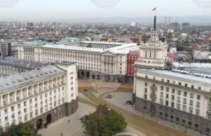 Правната комисия ще обсъди утре промени в Изборния кодекс, сред които и 100% машинен вот, какви са нагласите в НС и мнението на президента