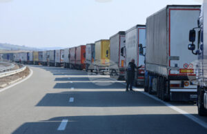 Гърция и Германия разбиха контрабандна мрежа за трафик на кокаин в Европа; наркотикът е бил скрит в камиони, регистрирани главно в България