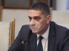 Председателят на комисията по отбрана Христо Гаджев обясни, че за да може да каже срокове, ратификацията за Съвета за мир първо трябва да бъде внесена в парламента