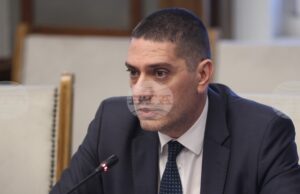 Председателят на комисията по отбрана Христо Гаджев обясни, че за да може да каже срокове, ратификацията за Съвета за мир първо трябва да бъде внесена в парламента Председателят на комисията по отбрана Христо Гаджев обясни, че за да може да каже срокове, ратификацията за Съвета за мир първо трябва да бъде внесена в парламента