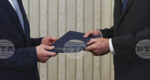 Президентът Румен Радев ще връчи мандат за съставяне на правителство на ГЕРБ-СДС; от формацията заявиха, че ще го върнат