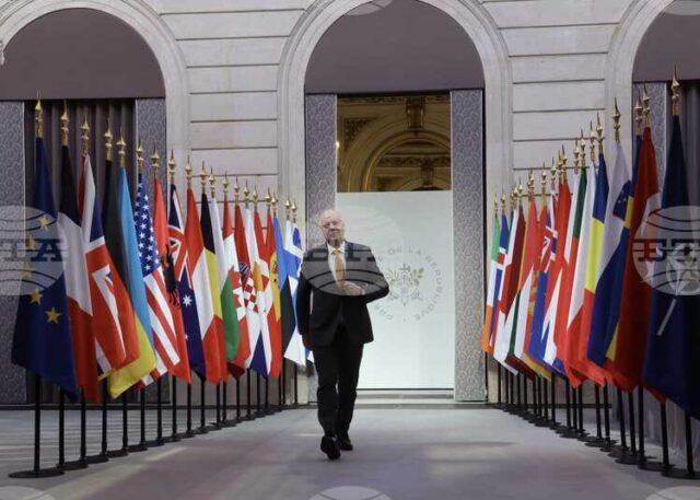 Премиерът в оставка Росен Желязков пристигна в Париж за участие Премиерът в оставка Росен Желязков пристигна в Париж за участие в срещата на Коалицията на желаещите