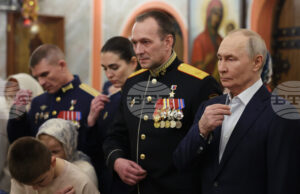 Путин приветства "свещената мисия" на руските войски по време на православната коледна служба близо до Москва