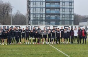 С група от 25 футболисти Локомотив (Пловдив) замина за подготвителния си лагер в Турция