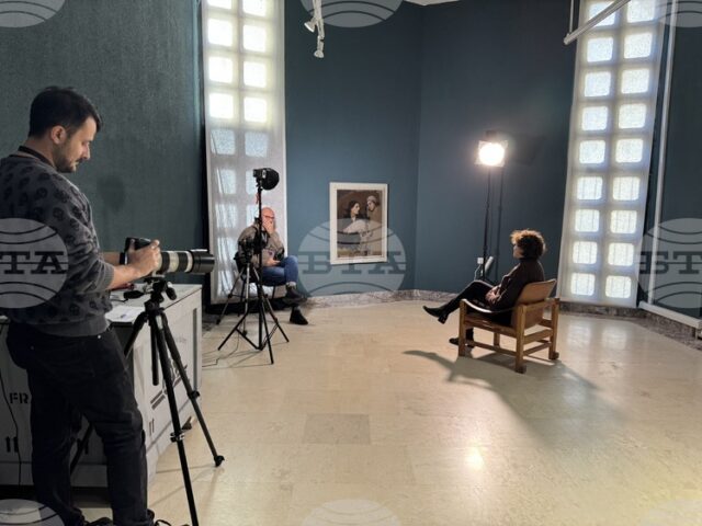 С нов проект галерията в Казанлък провокира публиката си да С нов проект галерията в Казанлък провокира публиката си да общува с изкуството