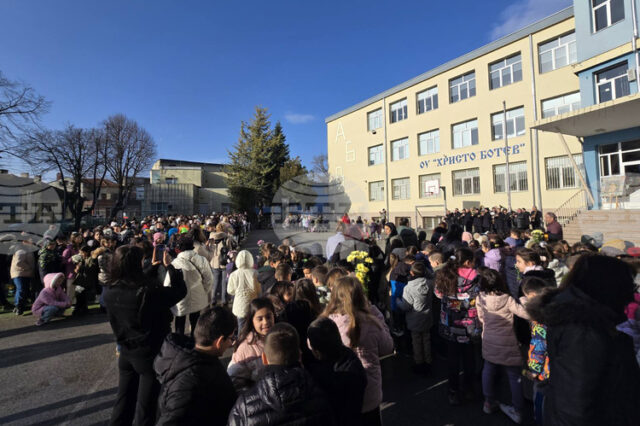 С тържествена церемония Добрич отбеляза 178 години от рождението на Христо Ботев