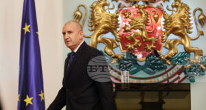 Световните агенции за обръщението на Румен Радев, в което обяви, че ще депозира оставката си като президент