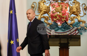 Световните агенции за обръщението на Румен Радев, в което обяви, че ще депозира оставката си като президент