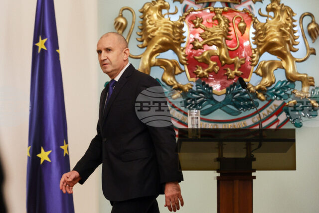 Световните агенции за обръщението на Румен Радев, в което обяви, че ще депозира оставката си като президент