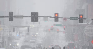 Силна зимна буря прекъсна електрозахранването на хиляди домакинства в САЩ и причини транспортен хаос в редица щати