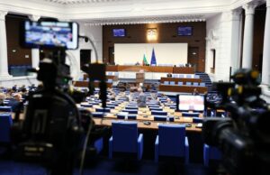 Скандали в парламента: Ще успеят ли управляващите и „Възраждане“ да ограничат гласуването в чужбина? Народно събрание