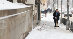 След първия снеговалеж са наложени 46 глоби на търговски обекти за непочистени тротоари, съобщиха от Столична община