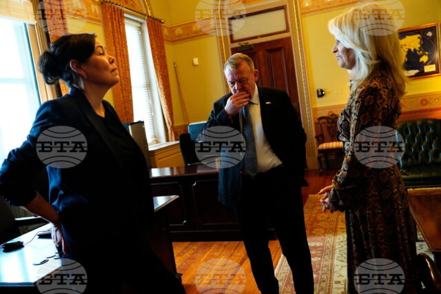 След разговорите в Белия дом: Диалог, но без пробив за Външният министър на Дания Ларс Льоке Расмусен и гренландската му колежка Вивиан Моцфелт преди срещата в Белия дом с американския вицепрезидент Джей Ди Ванс и държавния секретар Марко Рубио, 14 януари 2026 г