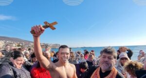 Смелчаци ще скачат в студените морски води на Богоявление край Свети Влас