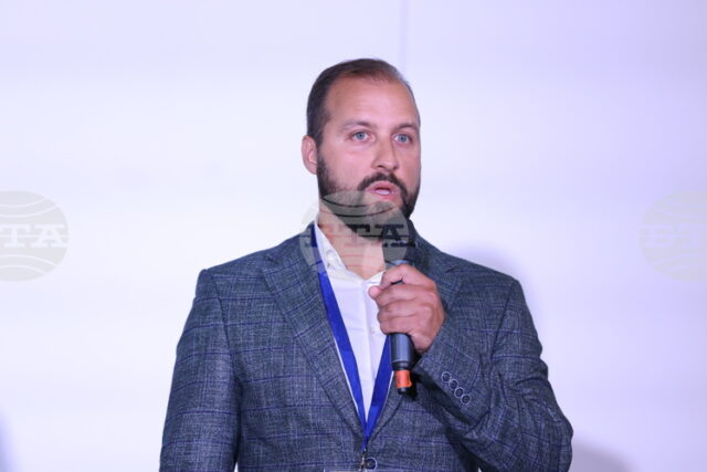 Сметосъбирането в "Люлин" е добро, отпадъците се извозват, заяви кметът на столичния район Георги Тодоров