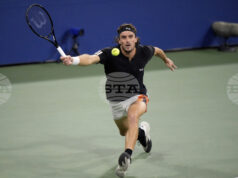 Стефанос Циципас загуби от 87-ия в света в първия кръг на турнира в Аделаида