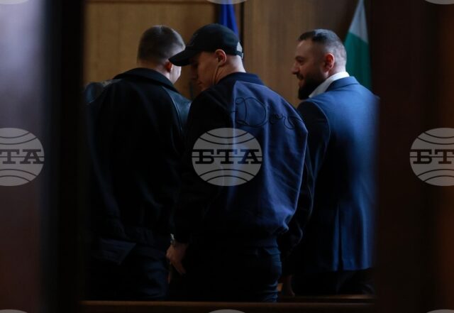 Съдът допусна да бъдат изготвени нова техническа експертиза и две справки по делото за побоя над журналиста Слави Ангелов