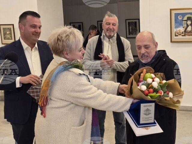 Със самостоятелната изложба графикът Божидар Мечев отбеляза своята 80-годишнина