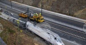 Илюстративна снимка на дарайлирал високоскоростен влак в Испания