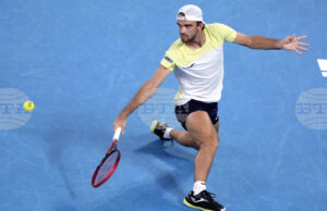 Томаш Махач се класира за полуфиналите на турнира по тенис в Аделаида Томаш Махач се класира за полуфиналите на турнира по тенис в Аделаида